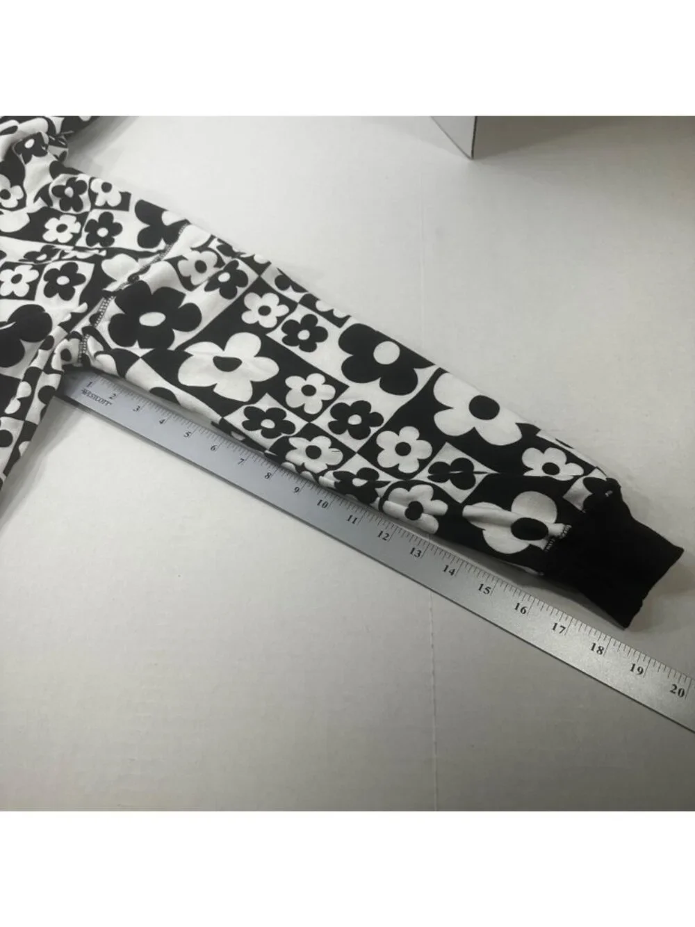Wild Fable Women's Size Small Hoodie Cropped Black White Floral Squares New - Picture 11 of 14